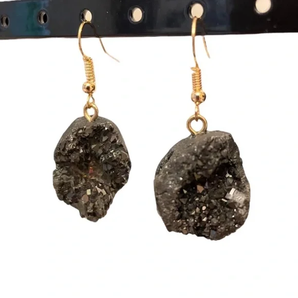 Black stone earrings - Picture 2 of 2
